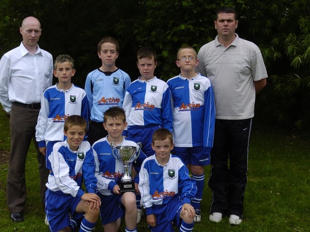 Pupils from Trench Road Primary School who were winners of the Nippy Taxis, 5 A side challenge. INcluded, are Conrad McGuigan, and Eamon McLaughlin. INcluded, are Daniel Harkin, Tomas MCCrossan, Connor Barrow, Ciaran Moore, Michael Kelly, Ciaran McGowan, Gareth Gallagher. (2006SL20)