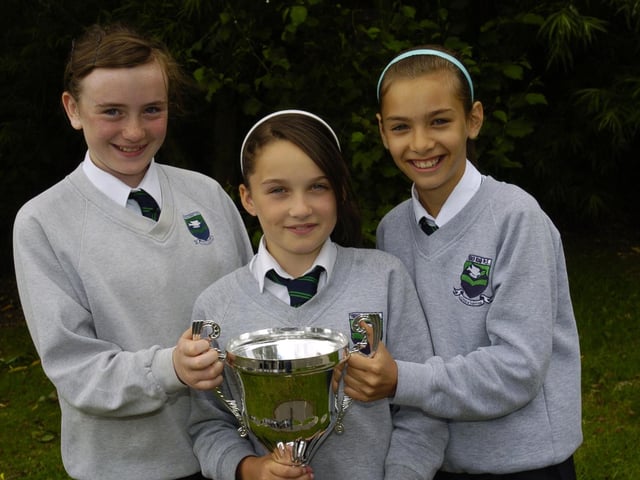 Pupils from Trench Road Primary School who were winners of the Western Education and Library Board's WEb Design competition. INcluded, are Jessica Houston, Claire O'Donnell and Caoimhe McDermott. (2006SL21)