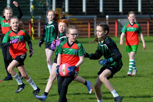 Action from Chapel Road against Greenhaw in the Celtic Park Girls’ Primary School Blitz. Photo: George Sweeney.  DER2213GS – 029