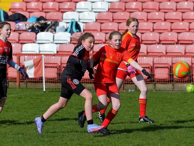 Holy Child take on Steelstown during the Celtic Park Girls’ Primary School Blitz. Photo: George Sweeney. DER2213GS – 031