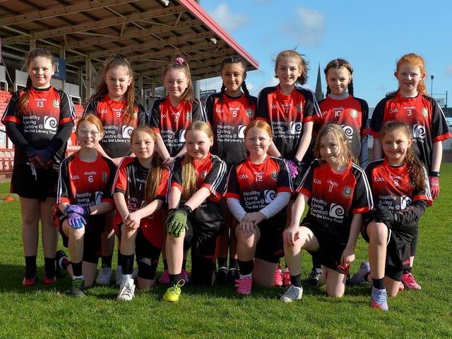 The Holy Child P.S. team which took part in the Celtic Park Girls’ Primary School Blitz. Photo: George Sweeney. DER2213GS – 018