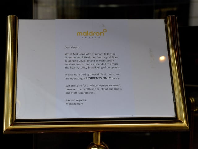 Notice outside the Maldron Hotel on Butcher Street. DER1220GS - 016