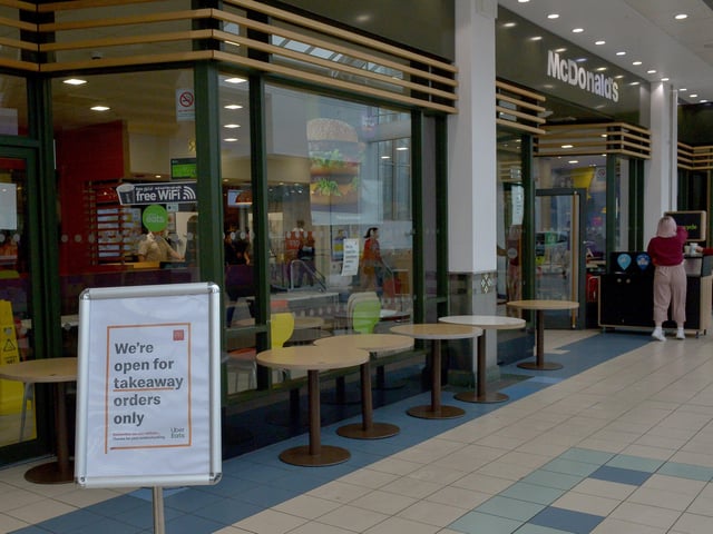 McDonald’s in Foyleside open for takeaways only. DER1220GS - 020