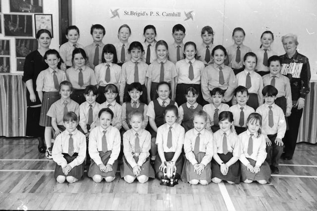 St. Brigid’s Primary School, winners of the P4-P5 Unison Choir Competition at the 1997 Feis Doire Colmcille.