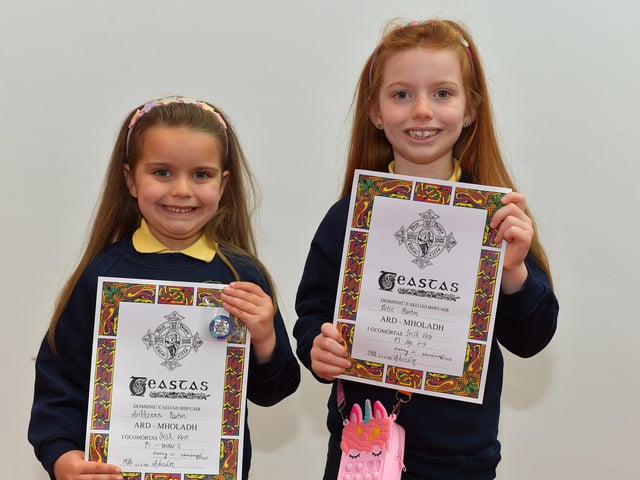 Aoibhean Barton achieved second place in Primary 1 Irish Verse and her sister Roise was Highly Commended in P3 Irish Verse at the recent Féis Dhoíre Cholmcílle, held in Millennium Forum. DER2216GS 027