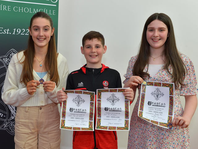Melissa McErlean achieved third place in Year 8 Studied Prose, her brother John Joe was highly commended in both Studied Prose and Verse speaking while her sister Isobella achieved first in Bible reading, third in Year 9 Verse and was highly commended in Studied Prose at the Féis Dhoíre Colmcille, held in Millennium Forum. DER2216GS 103