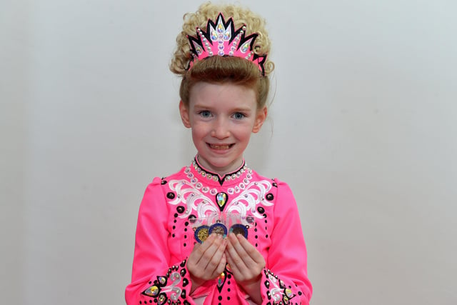 Amelia Dalton achieved first place Age 7 to 8 Reel, second place Light Jig and third place Single Jig at the Féis Dhoíre Cholmcílle, held in Millennium Forum. DER2216GS  132