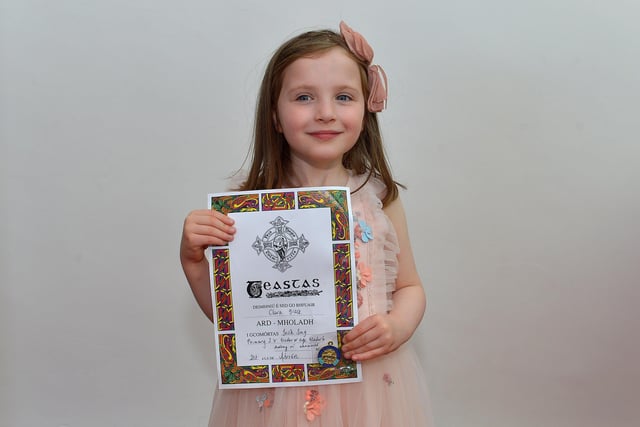 Clara Grace was placed first in P1 English Song and highly commended P2 Irish Song at the Féis Dhoíre Cholmcílle, held in Millennium Forum. DER2216GS  133