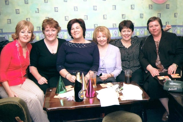 Martina Doherty celebrates her 40th with Clare McLaughlin, Teresa Rodgers, Carole Carlin, Marietta Kilpie and Majella Webb.