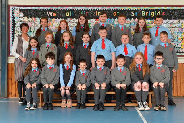 Miss Gallagher with her P7 class at St Brigid’s Primary School. DER222GS – 014