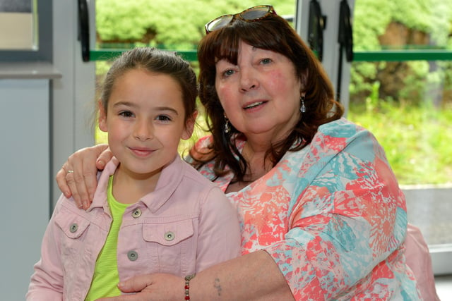Aoibhe O’Hagan with her granny Mary at the Galliagh Neighbourhood Lunch held in the new Galliagh Community Centre on Friday afternoon last. Photo: George Sweeney.  DER2220GS – 074
