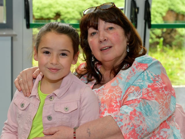 Aoibhe O’Hagan with her granny Mary at the Galliagh Neighbourhood Lunch held in the new Galliagh Community Centre on Friday afternoon last. Photo: George Sweeney. DER2220GS – 074