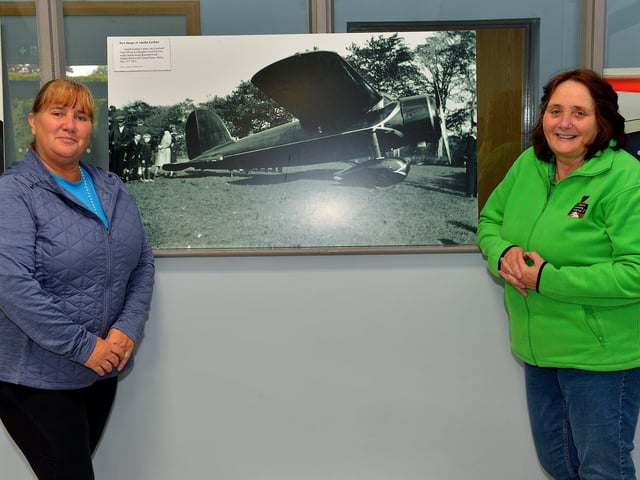 Anne Marie Bell and Vivienne Lynott, pictured at the Galliagh Neighbourhood Lunch held in the new Galliagh Community Centre on Friday afternoon last. Photo: George Sweeney.  DER2220GS – 069