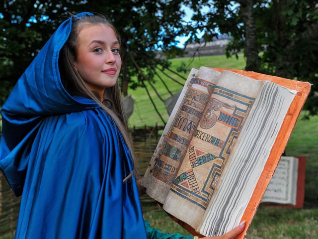 Freya Cummings featured in a performance of the battle of Cúl Dreimhne ( the Battle of the Book) at the Colmcille ‘An Turas – The Journey’ celebratory pageant at The Wells, in the Bogside, on Thursday evening last. Photograph: George Sweeney. DER2224GS – 048