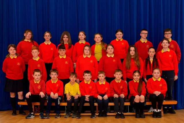Mr O’Donnell’s P7 class at Steelstown Primary School. DER2220GS – 002