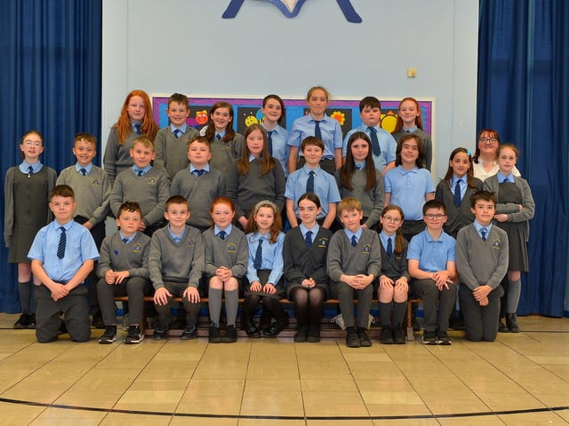 Mrs Meehan pictured with her P7 class at St Anne’s Primary School. DER22019GS - 026