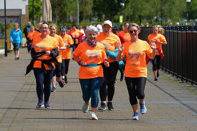 Participants in the Foyle Hospice Female Walk / Run make their way along the Foyle Embankment on Sunday morning last. Photograph: George Sweeney. DER2225GS – 015