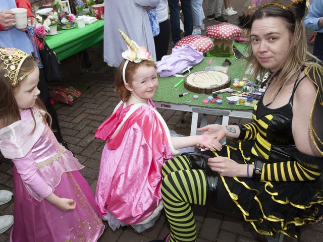 Face Painter Cavell Moore pictured with Sophie Robinson and Holly Murphy at Wednesdayâ€TMs event.