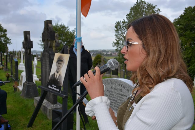 Dannika Breslin singing an Irish ballad