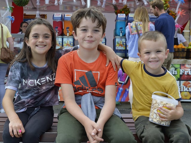 Siblings Saoirse (8), Bobby (9) and Lennon (4) were at the Foyle Maritime Festive on Saturday afternoon last. DER2818GS042