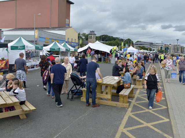 Visitors enjoy the sunshine at the Foyle Maritime Festive on Saturday afternoon last. DER2818GS057