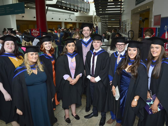Pacemaker Press Thursday 7th July 2022: Ulster University Magee Graduations at the Millennium Forum..Group of
Bachelors of Arts, Drama Graduates pictured before the graduation in Derry.
Picture By Arthur Allison: Pacemaker Press