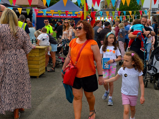 People pictured at the Legenderry Street Food Festival held along the Foyle Embankment over the weekend. Photo: George Sweeney. DER2228GS – 033