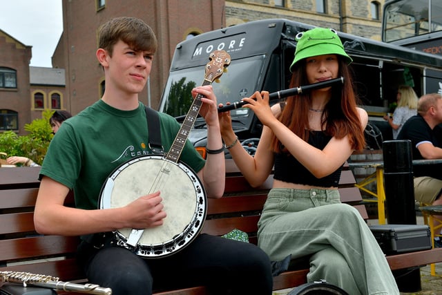 Traditional musicians play durung the Legenderry Street Food Festival held along the Foyle Embankment over the weekend. Photo: George Sweeney.  DER2228GS – 043