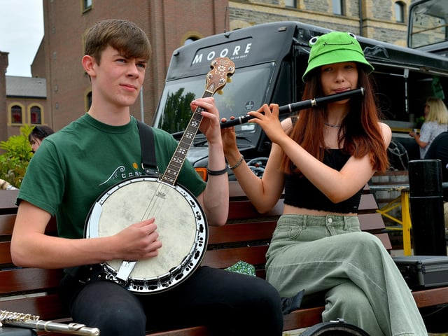 Traditional musicians play durung the Legenderry Street Food Festival held along the Foyle Embankment over the weekend. Photo: George Sweeney. DER2228GS – 043
