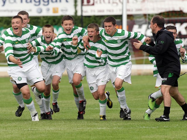 y©/Presseye.com - 24th July 2010. Press Eye Ltd - Northern Ireland. Foyle Cup 2010. U-14 Cup Final. Celtic V Hearts. Celtic players celebrate their penalty shoot out win over Hearts.
Mandatory Credit Photo Lorcan Doherty / Presseye.com