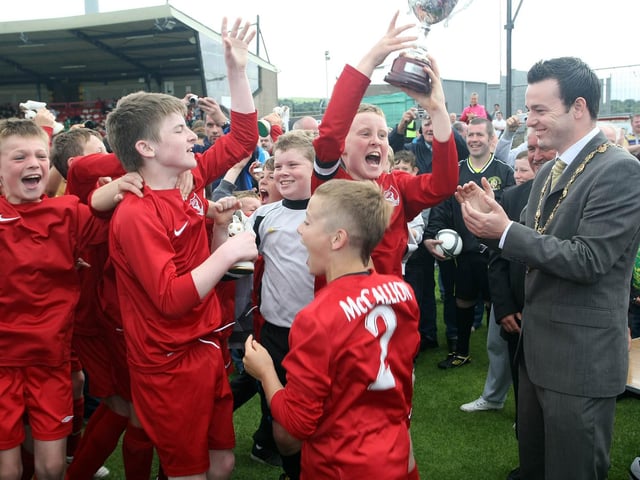 The Mayor Of Derry Counsellor Colm Eastwood, congratulates NW & Coleraine Youth League, in their 2-0 victory over Linfield, in the U12 Cup Final at the Brandywell Stadium, during the Foyle Cup 2010.  2407GM13