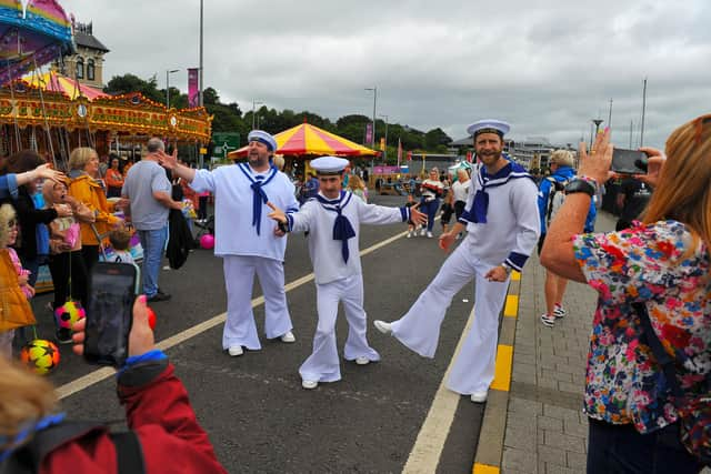 Singing sailors entertain during the Foyle Maritime Festival. Photo: George Sweeney.  DER2229GS – 057