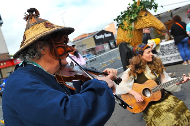 Traditional music performers at the Foyle Maritime Festival. Photo: George Sweeney.  DER2229GS – 007