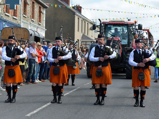 The Sion Mills Pipe Band took part in the Clonmany Festival Parade held on Sunday afternoon last. Photo: George Sweeney. DER2231GS – 011
