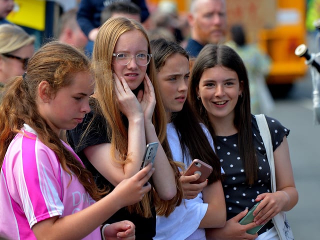 Some of the spectators at the Clonmany Festival Parade held on Sunday afternoon last. Photo: George Sweeney. DER2231GS – 013
