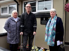 Hugh Brady with Kathleen Devenney and Margaret Brady, sisters of  Daniel Hegarty, at the unveiling of a plaque to mark the 50th anniversary of his killing by a British soldier. DER2231GS – 033