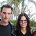 Johnny McDaid and Courtney Cox.