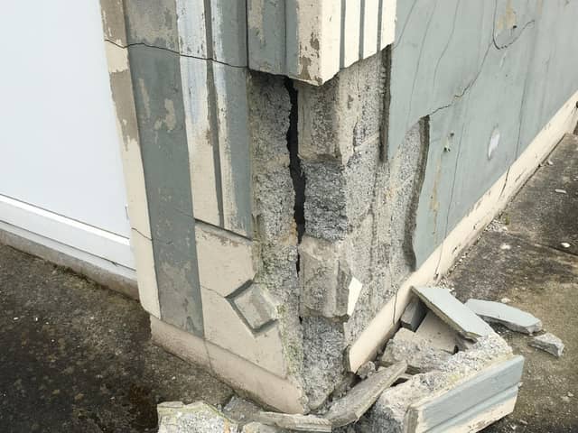 The impact of mica in blocks.
