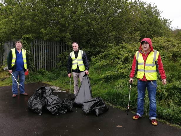 Members of the Pearse Starrs Cumann (Brandywell & Bishop Street ) and Martin McGuinness Cumann Bogside involved in an environmental litter picking clean up- out ‘the line’ on the banks of the River Foyle on Saturday morning past.
