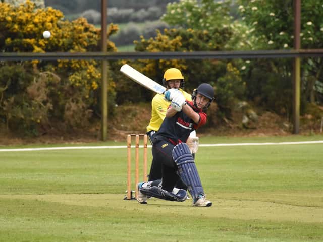 Bonds Glen's Raymond Curry fires this one to the boundary. Picture by Lawrence Moore