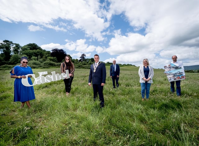 Mayor of Derry City and Strabane District Council Alderman Graham Warke has welcomed a £450m development recently announced by housebuilder Braidwater at the H2 lands in Derry-Londonderry near Buncrana Road. Pictured with Mayor Warke during a site visit are from left, Cllr Lilian Seenoi-Barr, Cllr Rachael Ferguson, Patrick McGinnis (Chief Executive Officer, Braidwater), Cllr Sandra Duffy and Joe McGinnis, (Managing Director, Braidwater)