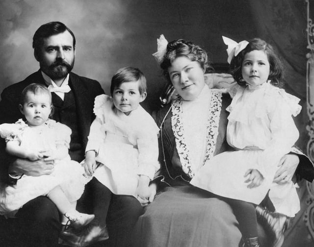 Hemingway family portrait: Ursula, Clarence, Ernest, Grace, and Marcelline Hemingway, October 1903