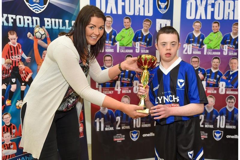 The best trainer award for 2021 was presented to Eoin Ward by Denise of Lynch’s Eurospar Skeoge.