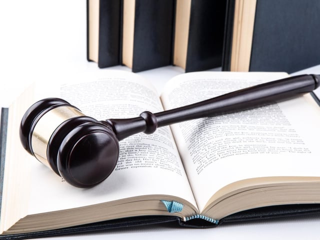Court hammer