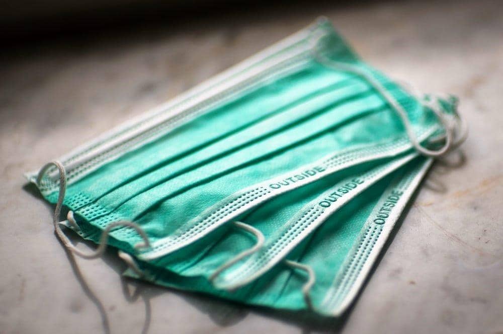 Masks reduce the spread of viruses.