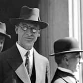 President of the First Dáil Éamon de Valera agreed the ceasefire in order to enter into negotiations with British Prime Minister David Lloyd-George about a withdrawal from Ireland.