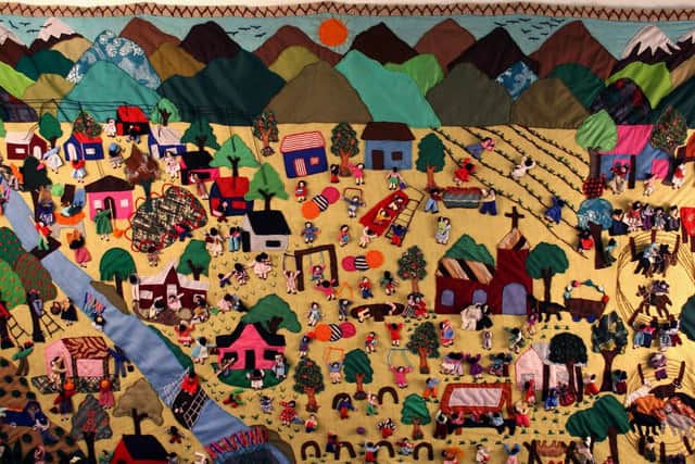 Vida en Nuestra Población/Life in Our Poor Neighbourhood, Chilean arpillera, Taller Recoleta, 1982, (Photo Colin Peck © Conflict Textiles)