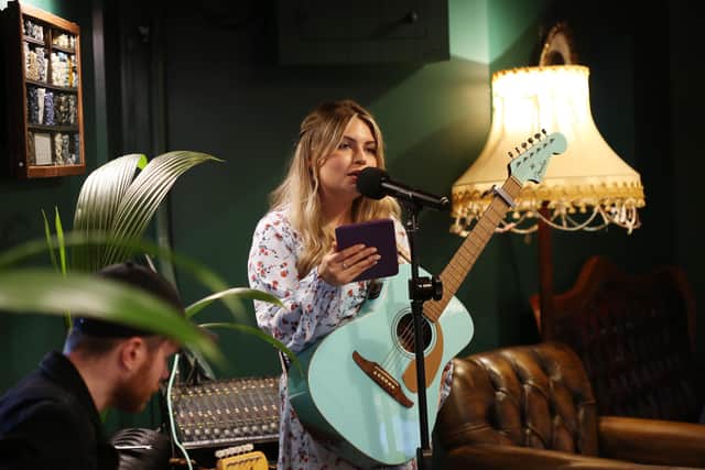 Aoife Boyle and Stephen McCool, Reevah, entertaining guests. (Pictures: @Lorcan Doherty)