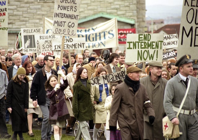 Extras, Bloody Sunday film 2001.