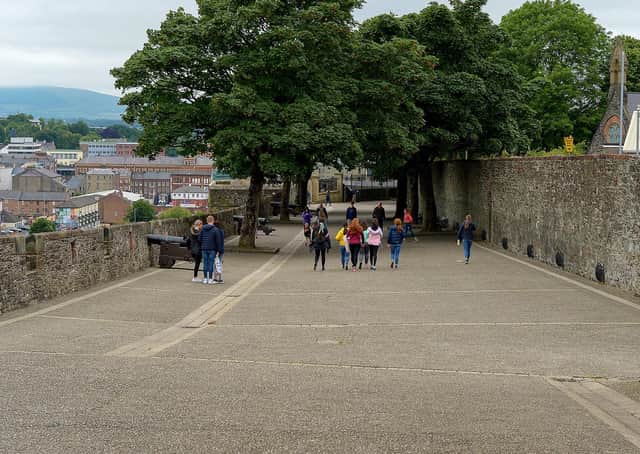 Grand Parade, Derry Walls. DER2126GS - 061
